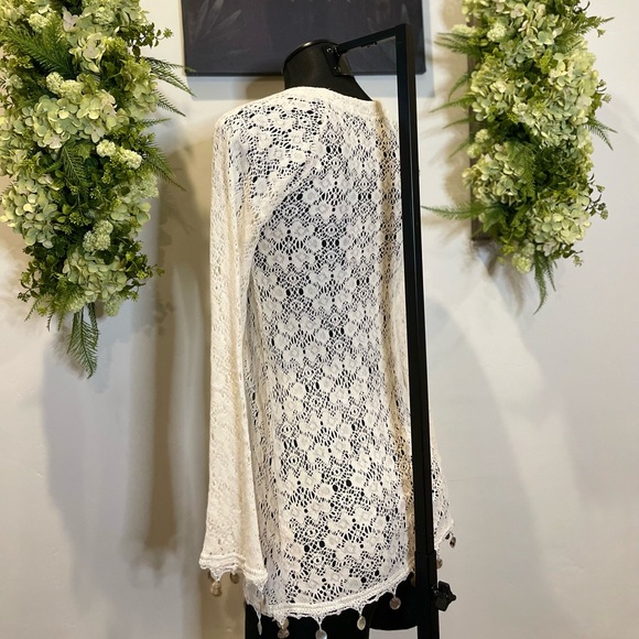 Cover up - Picture 2 of 6